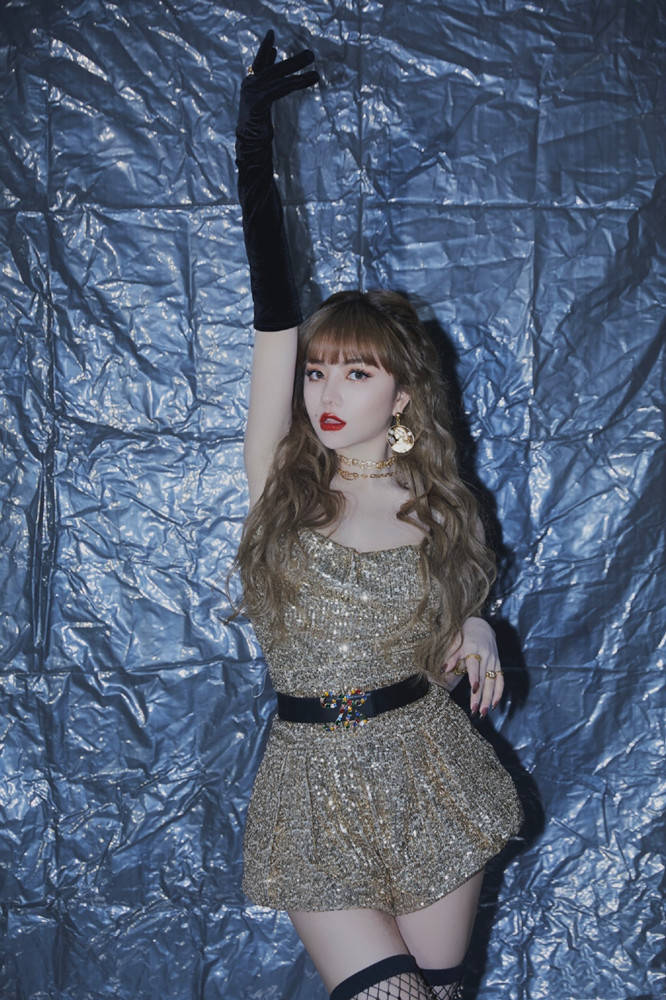 氛围|辣妹风穿搭还是要看安琦,又飒又辣,难怪人称“小辣椒”