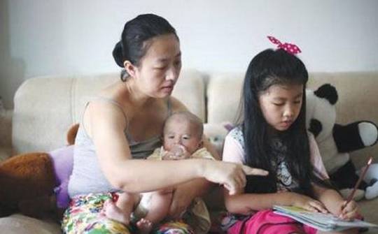 独生子|二胎家庭和独生家庭差距究竟多大？过来人坦言：后悔多生了一个