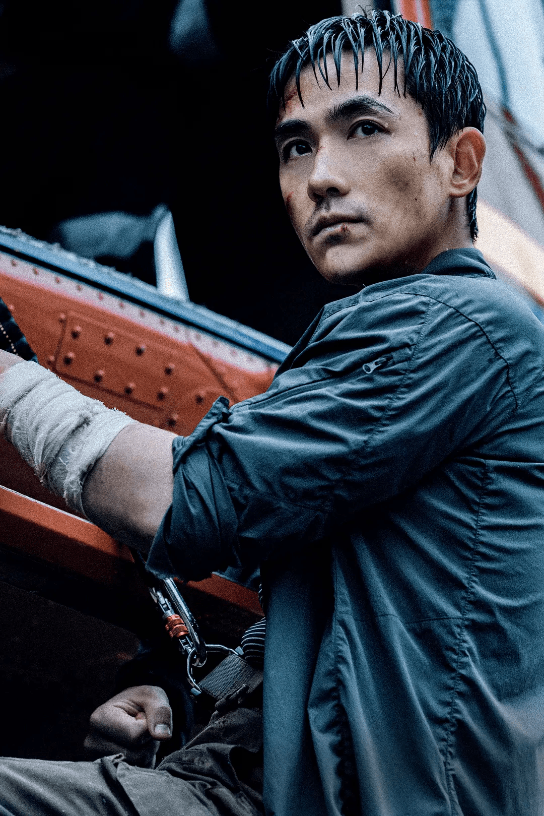 电影|《峰爆》遭专业电影媒体1星差评,主编发朋友圈吐槽:烂片零负评