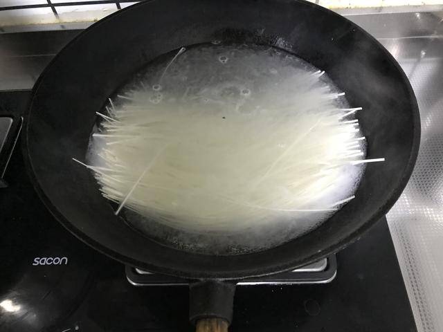 做法|开学早餐不用愁，聪明的妈妈这样做，高效省时，爽口不油腻，好吃