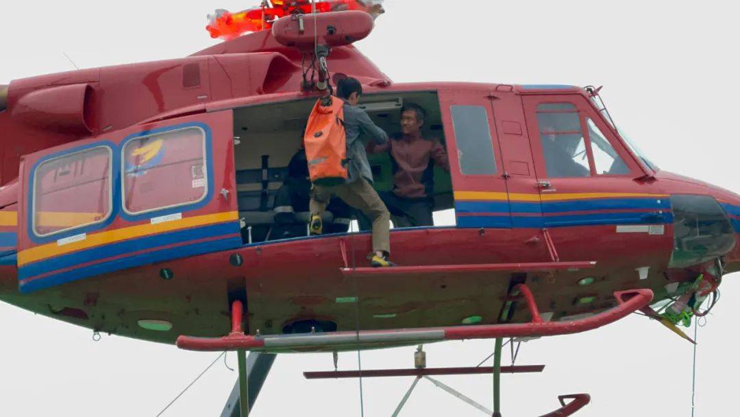 消息资讯|中秋档第一轮新片上映，灾难片《峰爆》提前抢跑勇夺日冠