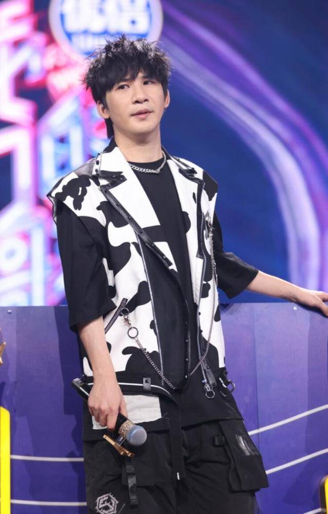 戴佩妮|《我们的歌》刘宇宁回归被大张伟喊话“一起玩”，林子祥宝刀不老2