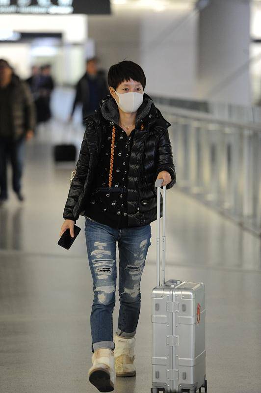 马伊琍|马伊琍可真是怕冷,裹的就像包了一层棉被,看着大气还有点可爱