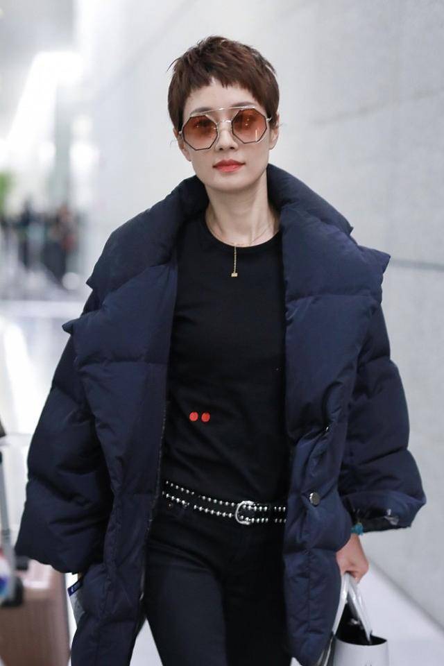 马伊琍|马伊琍可真是怕冷,裹的就像包了一层棉被,看着大气还有点可爱