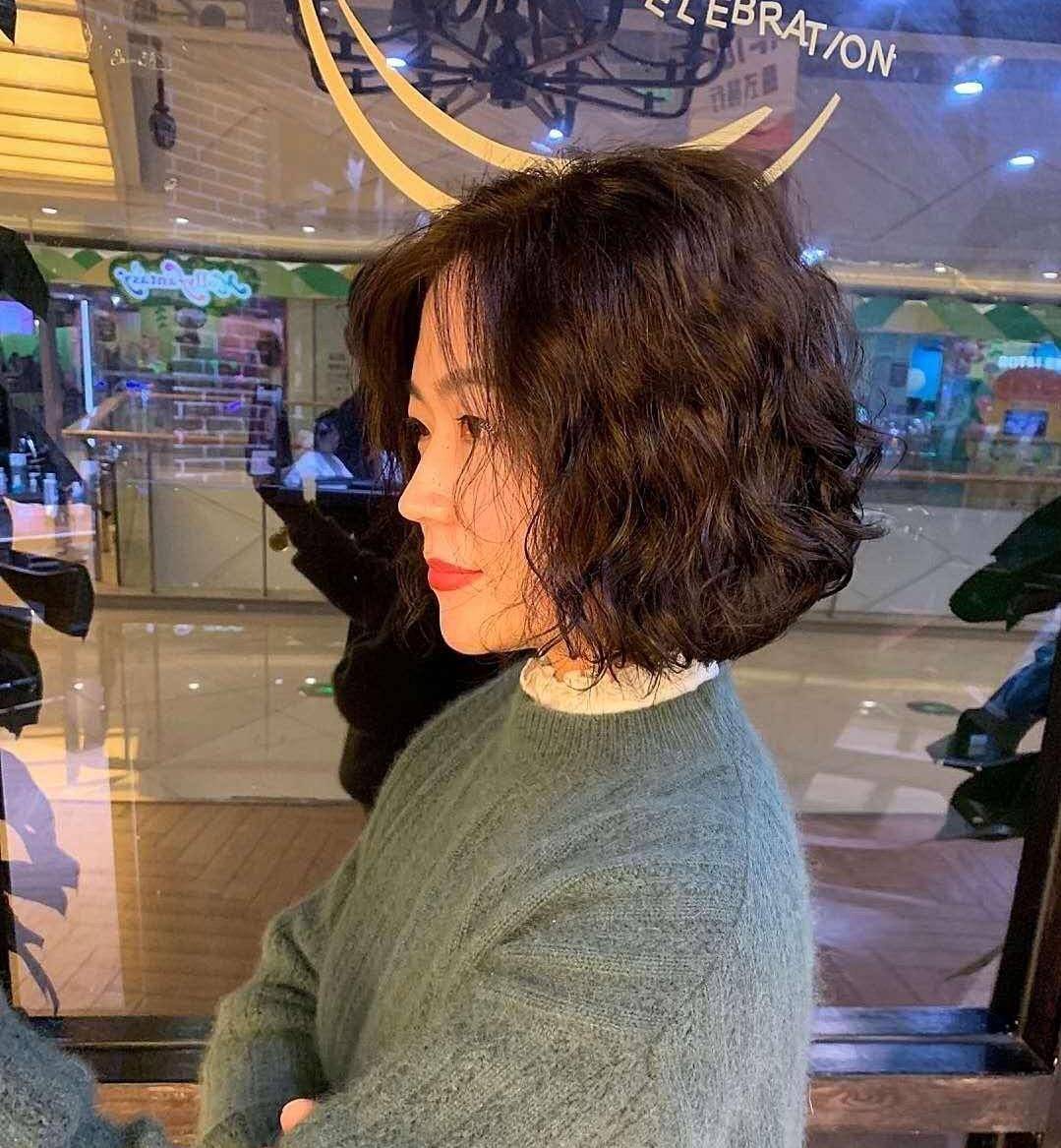 卷发|2021新年换发型就选烫卷卷，14款洋气卷发送给你，好看又时髦