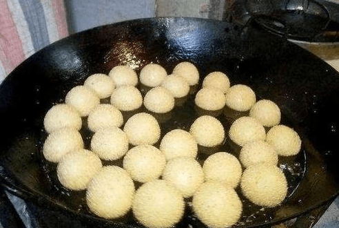 大姐|35岁大姐卖“随便吃”早餐，6元一份，食客：管饱