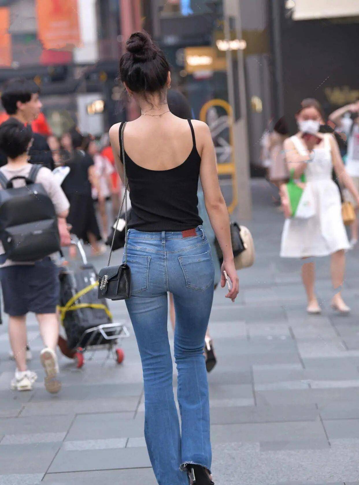 个性|身材苗条又如何？这样穿时髦个性，同时还不失曼妙身姿！