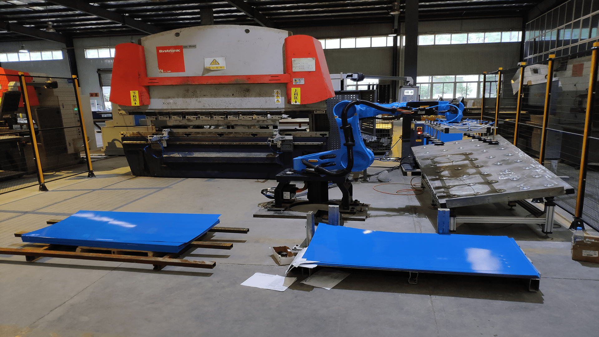 东智力衡电控柜钣金折弯机器人工作站全自动机器人折弯