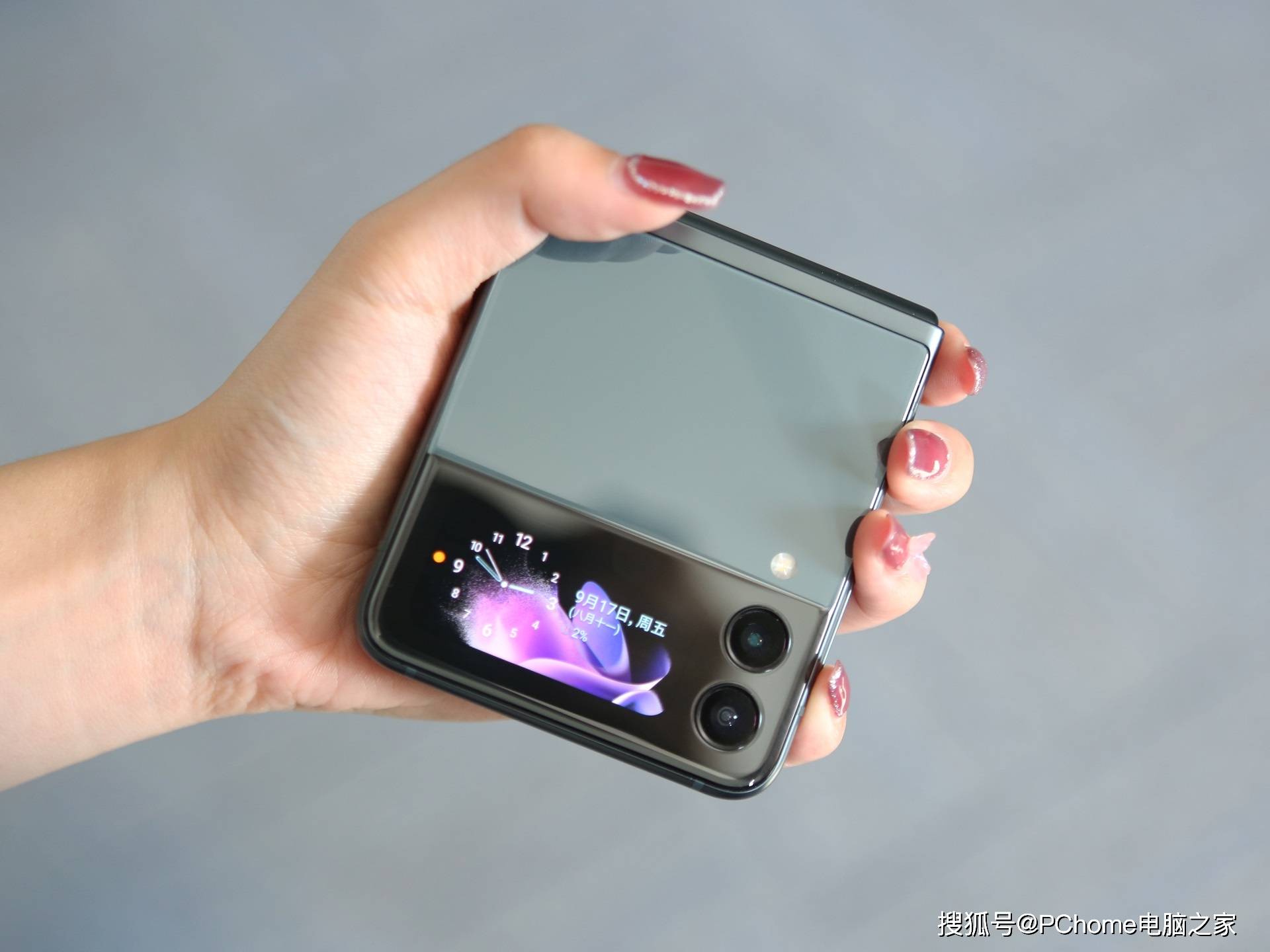 后置摄像头|三星Galaxy Z Flip3 5G体验 立式交互模式告别手持