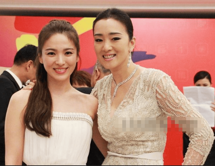 震慑力|巩俐的气场真不是吹的，就算和南韩颜值女星贴脸，也很有震慑力