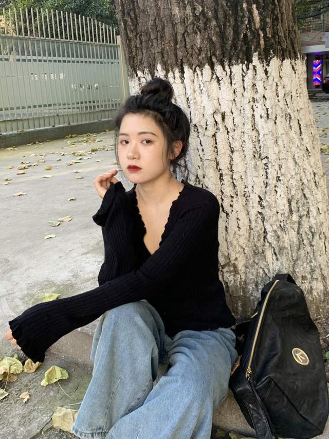 面料|小个子怎么穿才显高？当然少不了衬衫+高腰短裙，穿上显高又显瘦