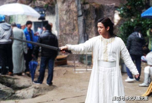 威力|段誉会六脉神剑,金庸还有十脉神剑,被一主角学去,可后来被删了