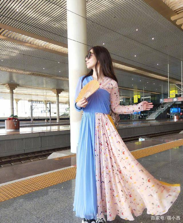 夏天 SHE三人合体庆生，都超自信“素颜”穿白色衣服，状态像小姑娘