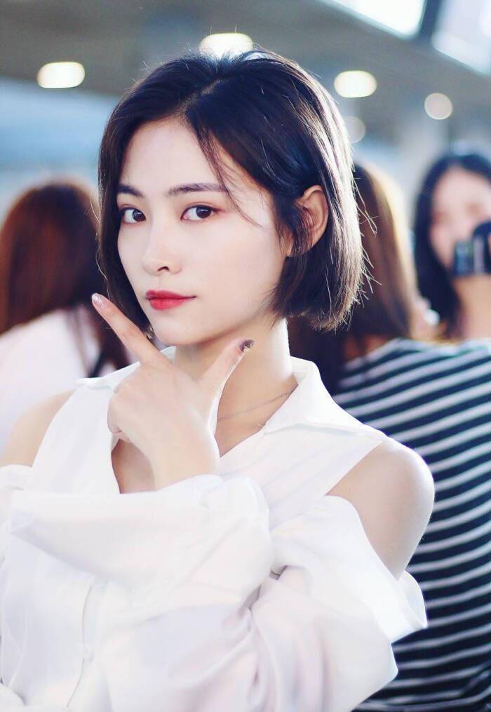 发型不管多大年纪的女人，这3种发型要少留，尤其第1个，显老土气