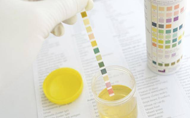 症状|“尿毒症”早期，身体可能发出这3个“信号”，大部分人忽略了