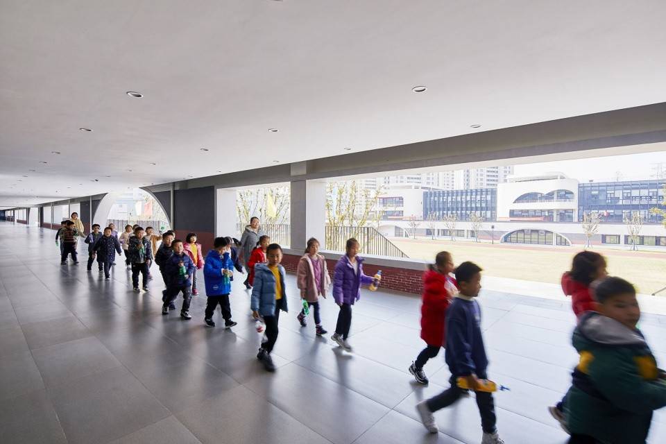 设计|幼儿园和小学一体的贵族学校，这设计真绝！