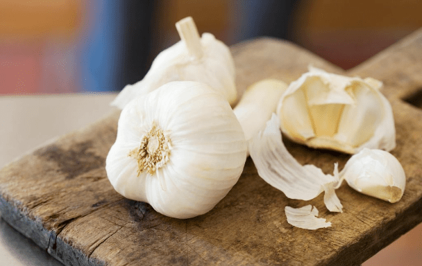 胰岛|多吃大蒜对胰岛好？医生提醒：不想患糖尿病，需谨记3不碰