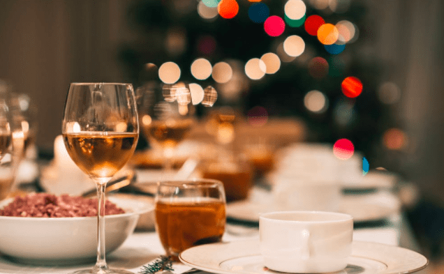 胃部|假期大吃大喝，小心肠胃受伤，备好和胃整肠丸，远离肚痛腹泻