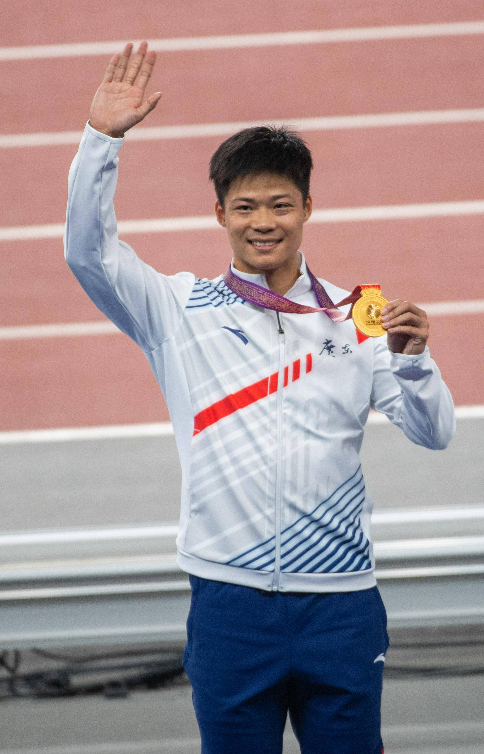 苏炳添4届全运会32岁终夺冠,退出全运会200米比赛,专心备战4×100米