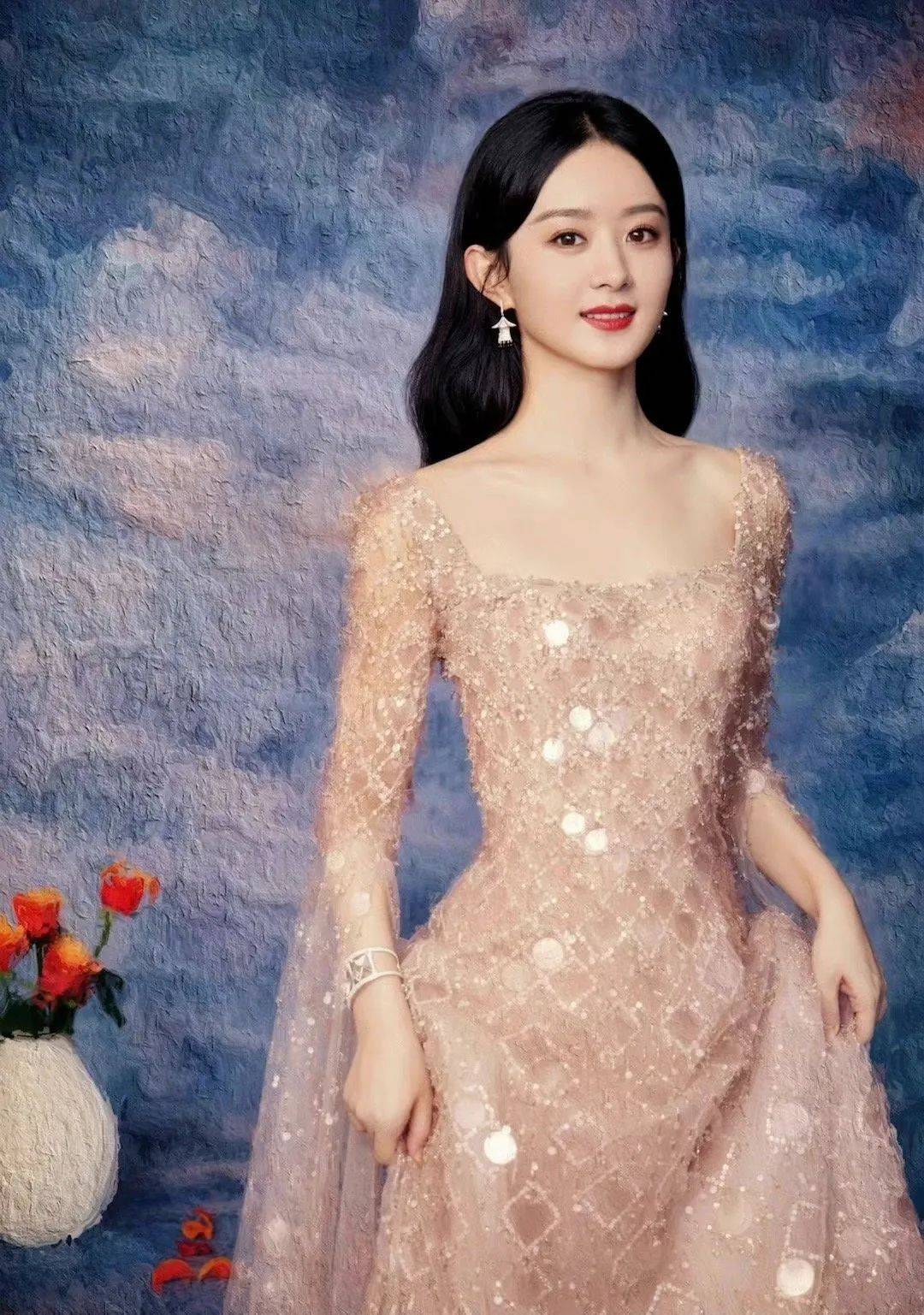 大球|中秋晚会女星神仙打架：刘诗诗头顶“大球”，赵丽颖与景甜撞衫