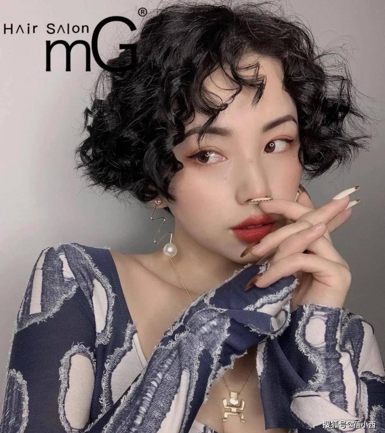 发型今秋别留黑长直了，试试这“4种”气质发型，减龄还显脸小
