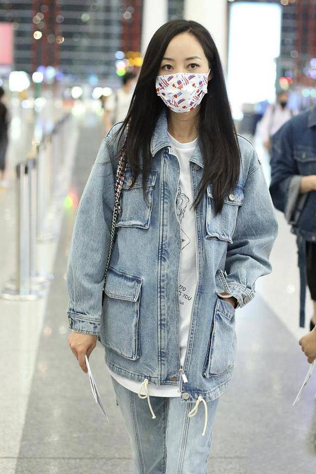 什么 37岁韩雪少女感不减,穿牛仔留黑长直气质清纯,素颜状态更耐看