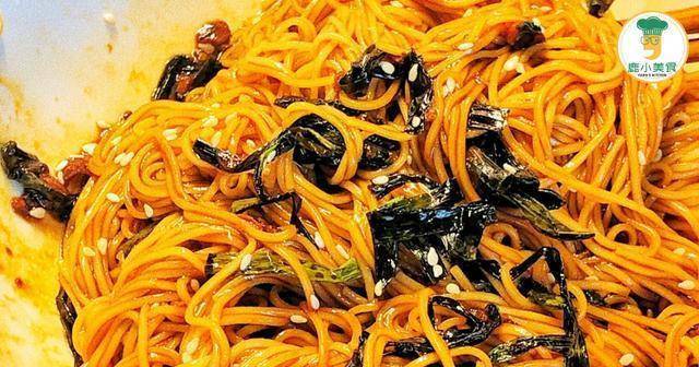 步骤|开始上班了，这份早餐面真省心，十分钟上桌，爽滑劲道，葱香解馋