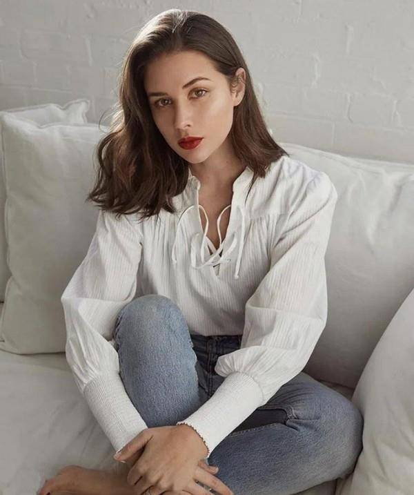 胸大的女人穿白衬衫要牢记这3点不然廉价显很俗气