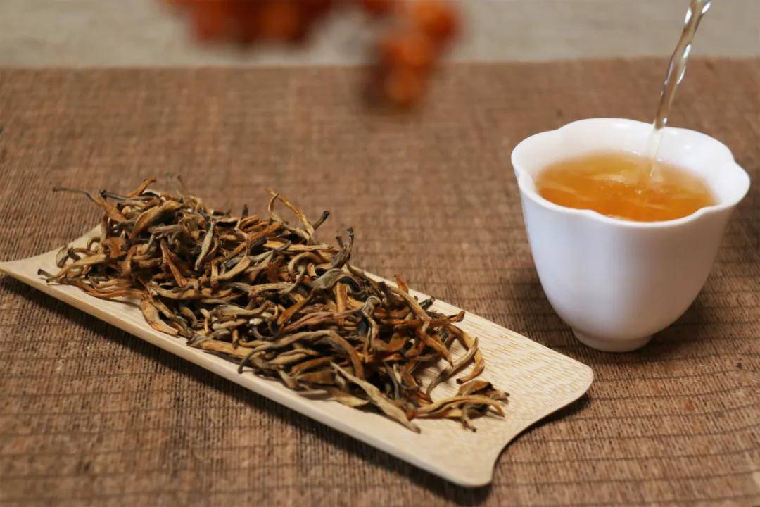 品上一杯有关温暖有关阳光的红茶,品味一种熨贴于心的味道