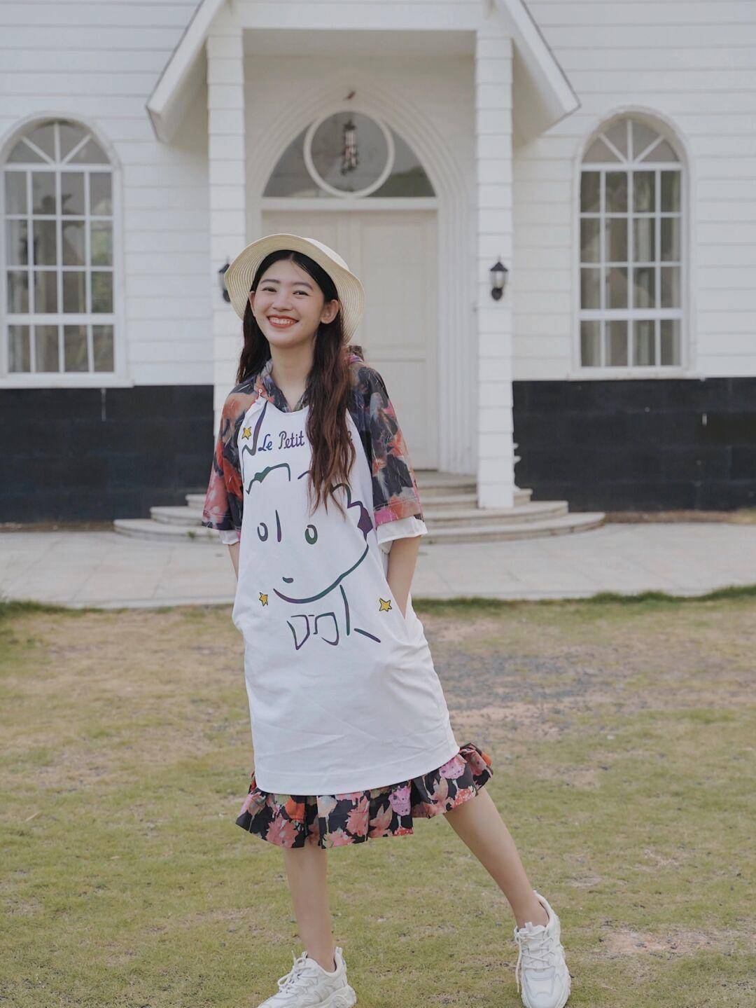 卫衣 初秋穿搭干货，素人博主手把手教你，在学校也要成为最甜的girl