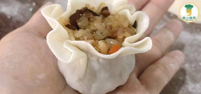 做法|花几分钟,学会糯米烧麦的做法,香糯咸鲜,做一盘解决一周的早餐