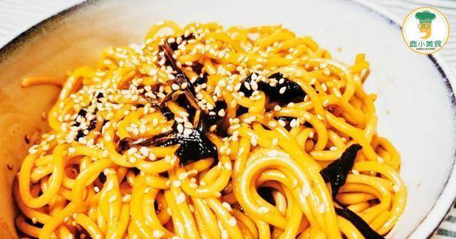 步骤|开始上班了，这份早餐面真省心，十分钟上桌，爽滑劲道，葱香解馋