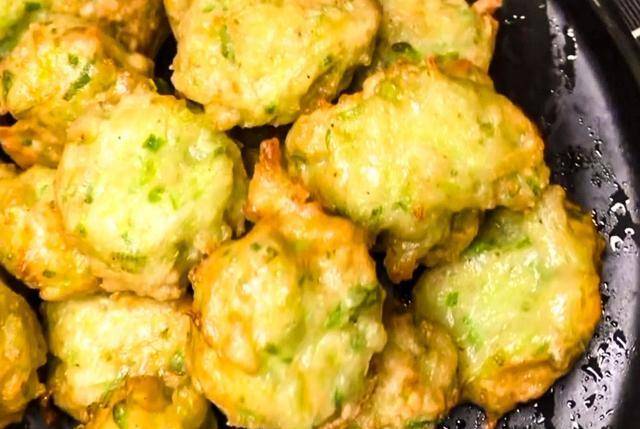 咋炸萝卜丝丸子 8f4f9fa2f0d64e3ca958bbcce3c9f955.jpeg