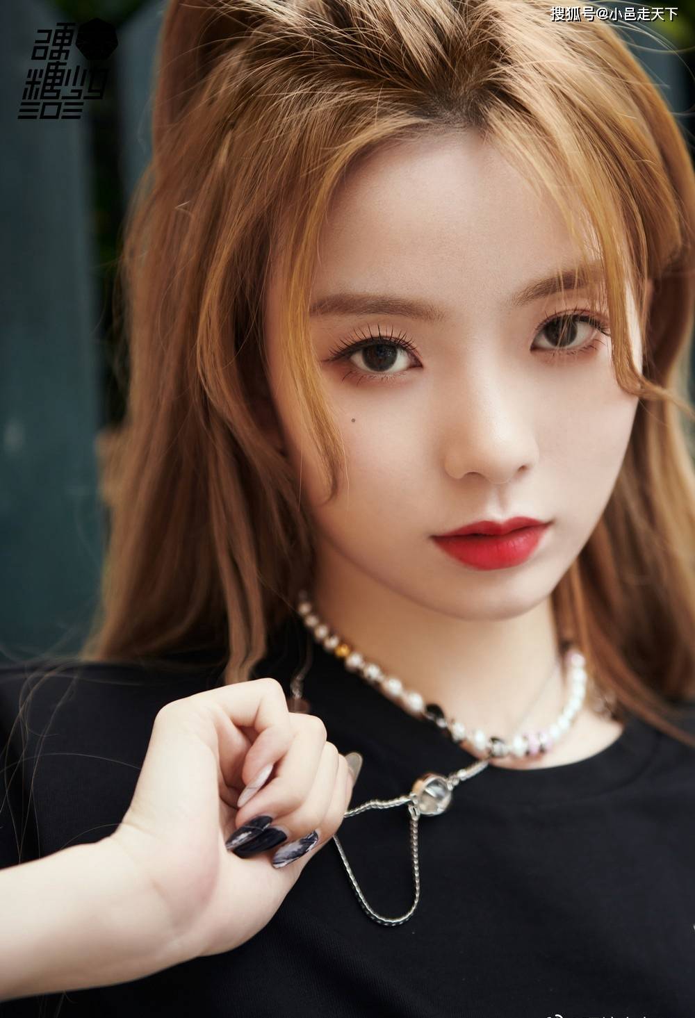 长发硬糖少女金色长发性感写真