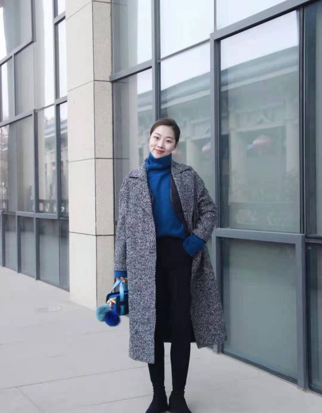 黑色 时尚轮回，买大衣首选“经典色”，不过时的时髦