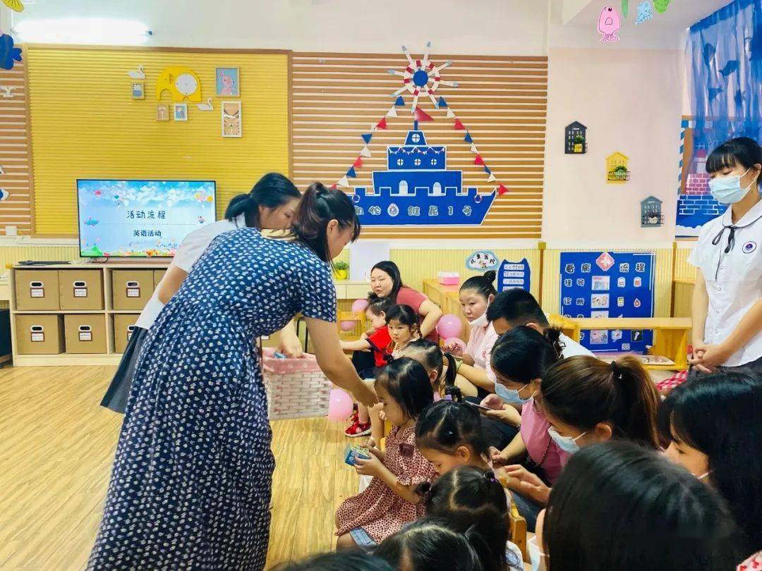 听说英语地位 不保 众多学生纷纷 叫好 老师说别高兴太早 义务教育