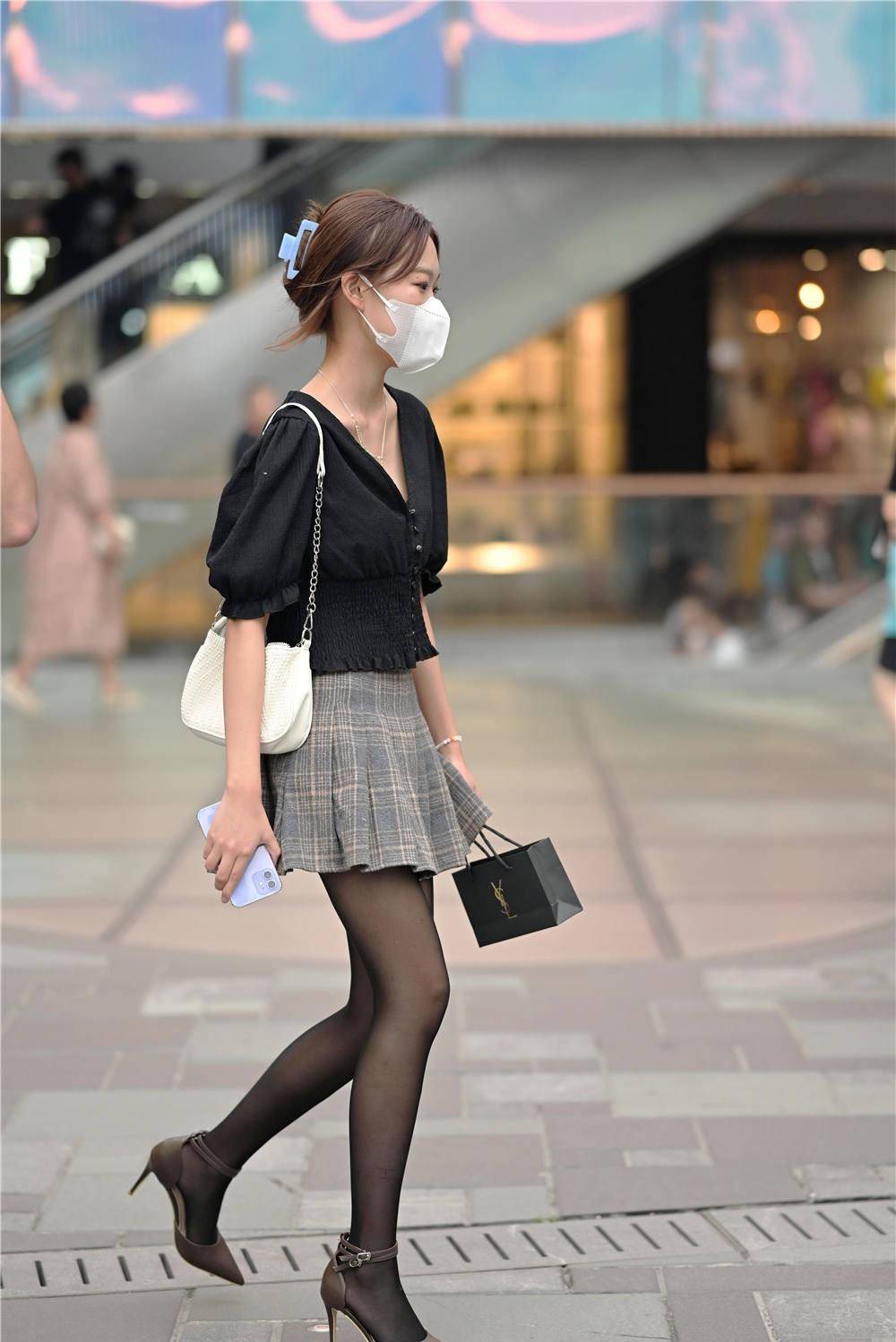 黑色 穿上尖头细跟鞋，是不是就会变得成熟大气，还非常优雅呢？