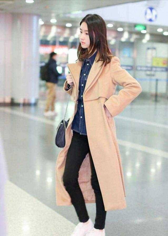 刘海 陈都灵的身材真不错,84斤穿旗袍依旧惊艳,换了刘海气质都变温柔