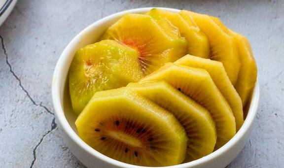 钟出锅|坚持每天给孩子做早餐,虽然简单,但总比买的干净,吃着放心