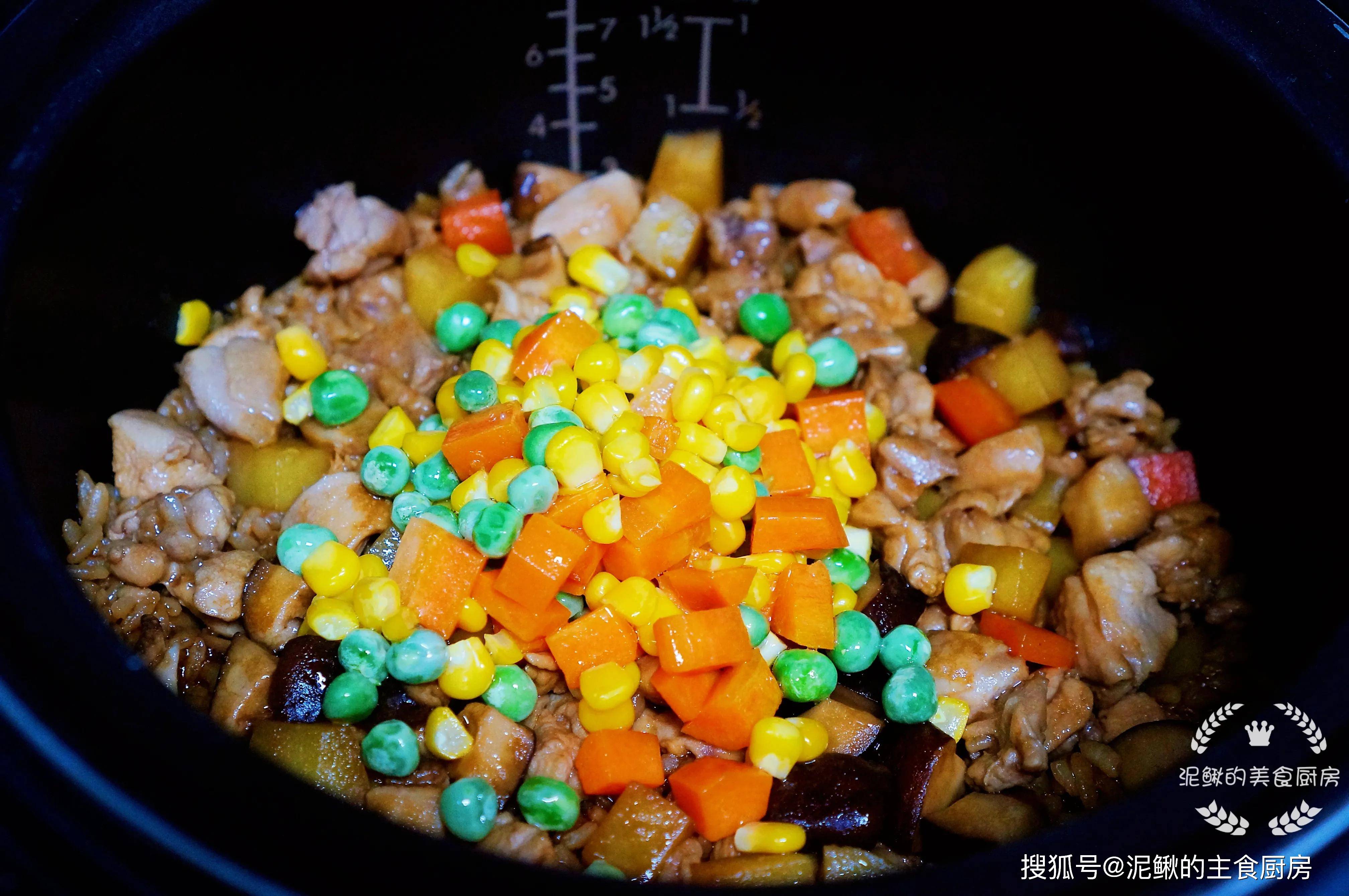 原创秋天贴秋膘,鸡腿肉的省事做法,饭菜一锅出,好吃又健康