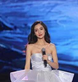 分分钟 过年聚会，这样的穿搭简单素雅扬长避短 分分钟成为吸睛女王