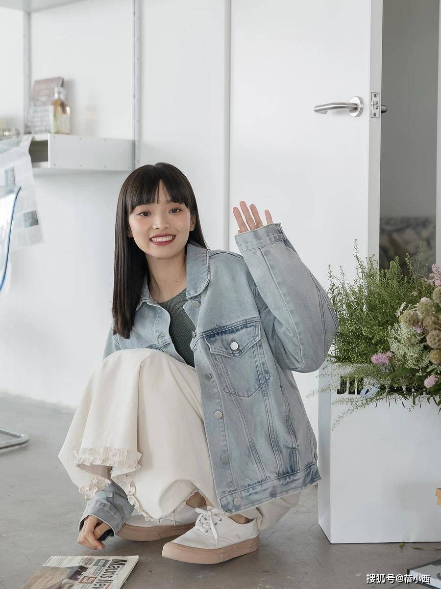 进行 早秋穿搭不发愁，用这4件衣服做外搭，减龄又时髦瞬间做气质女生