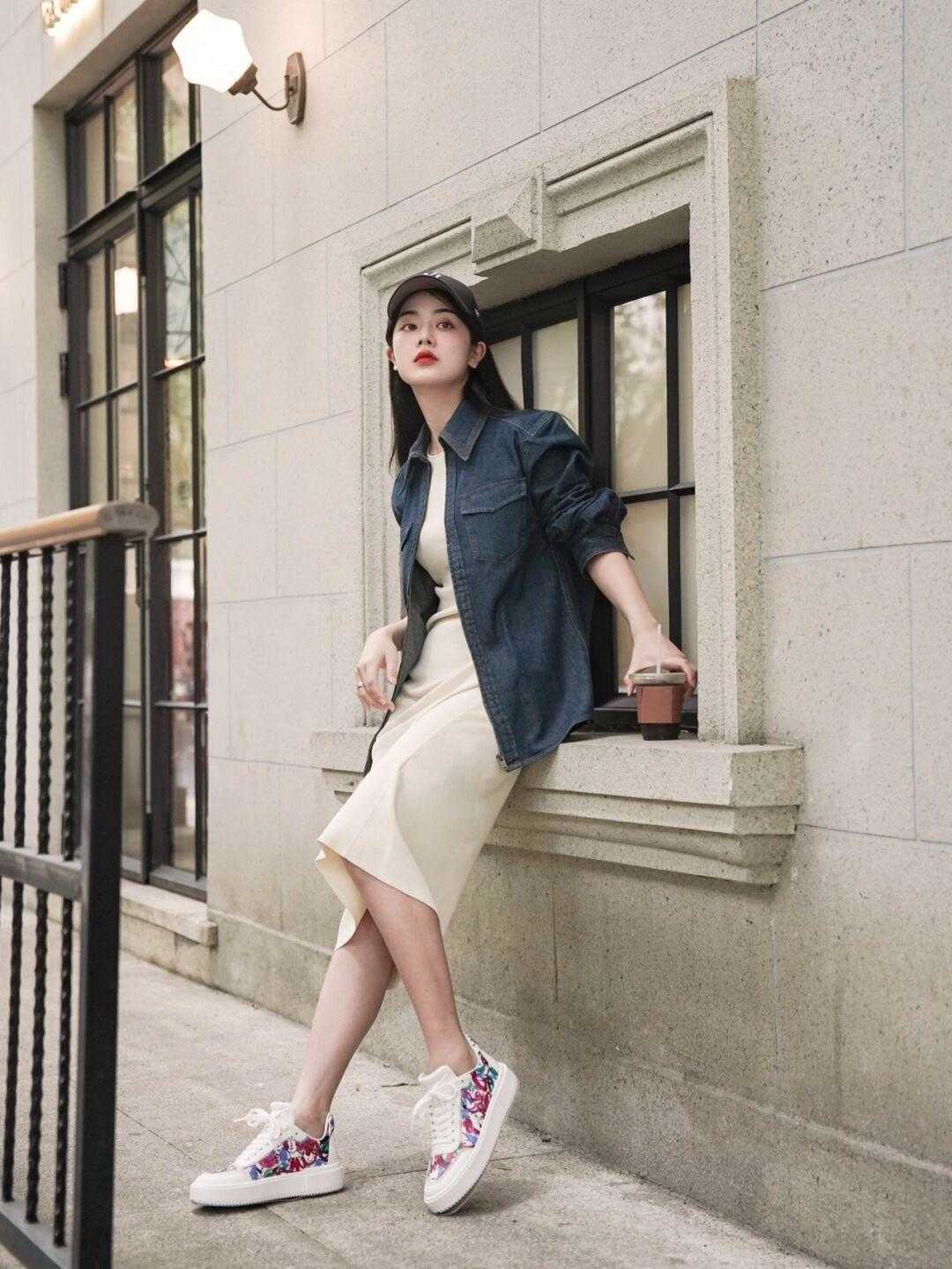 高跟鞋 秋天，“牛仔衣”这样穿更加洋气高级，配西裤洒脱帅气，保暖舒适