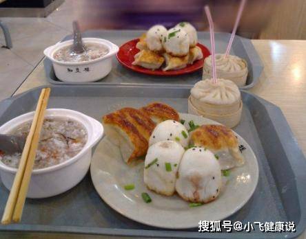 蔬菜|减肥期间不吃早饭、还是不吃晚饭？都不对，两顿饭“反着吃”就行