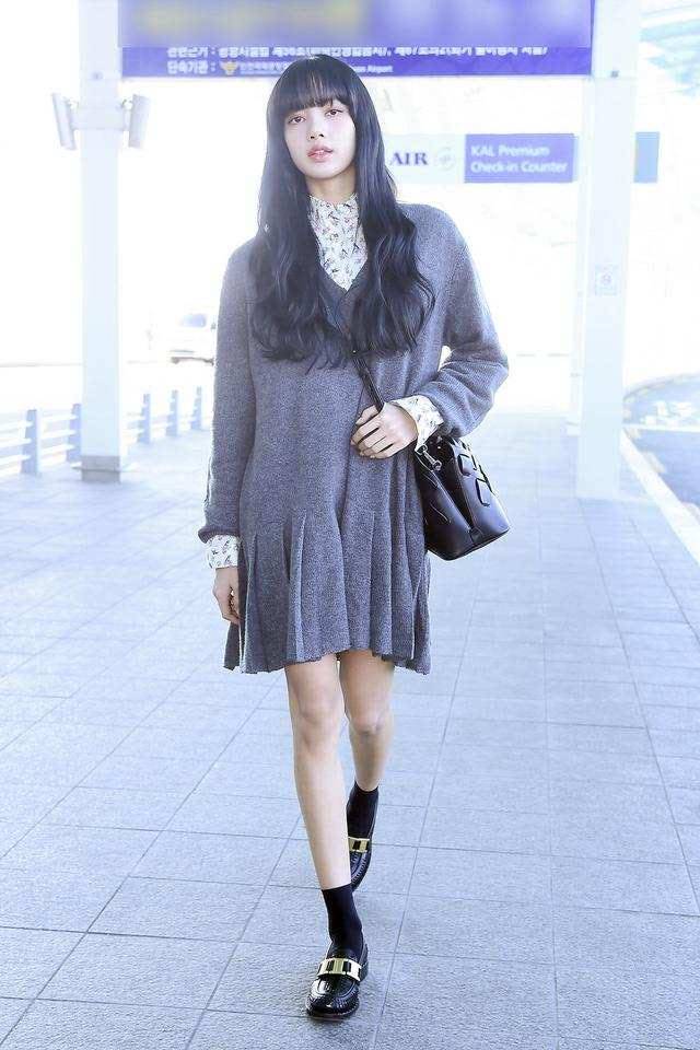 显得 真正优雅高级的女人,都懂得用一条针织裙,穿出秋天的风情万种