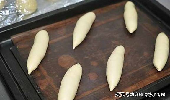 面团|家庭自制肉松面包,柔软酥香,咸鲜入味,早餐再也不用出去买了!