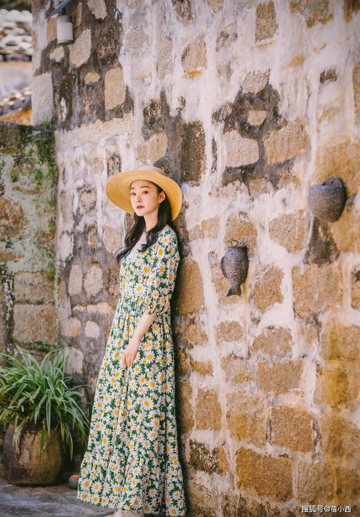 宋轶 “宋轶”美到骨子里，谁也没想到，叠穿还能穿出这样的高级感！