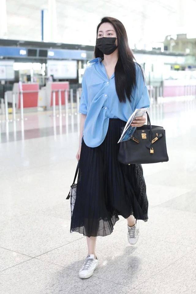 黄梦莹 黄梦莹开创衬衫新穿法，配长裙塑造高级典雅气质，这样搭配好知性