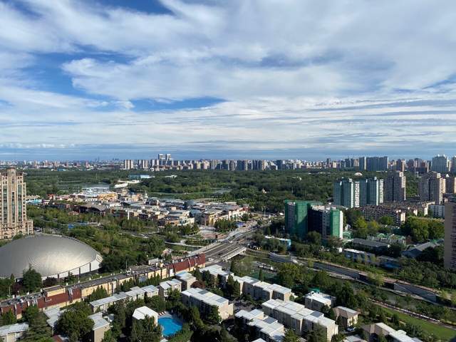 项目处于亮马桥使馆区核心位置,法国大使馆马路正对面,可谓寸土寸金高