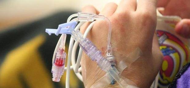 症状|4种人易患尿毒症，4个早期症状，平时留心易发现，早知早受益！